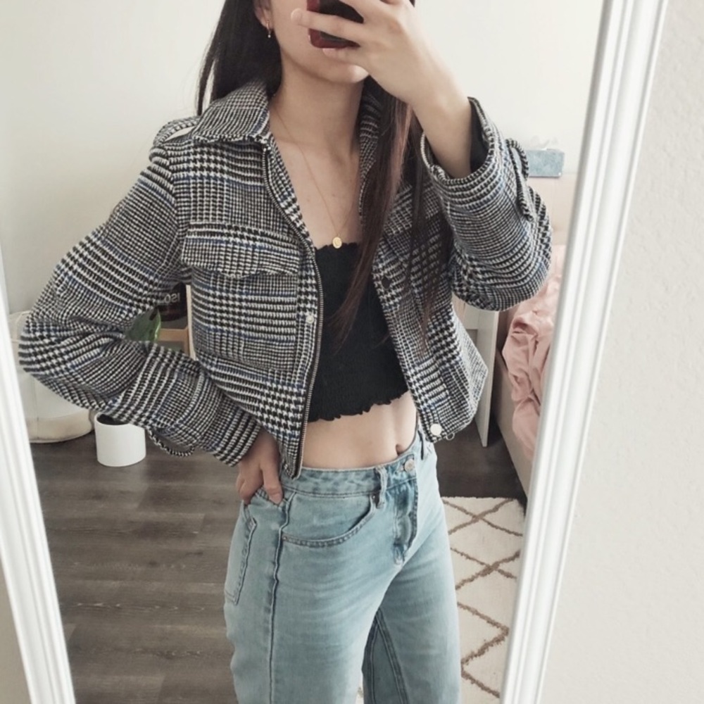 Plaid grey and white cropped jacket